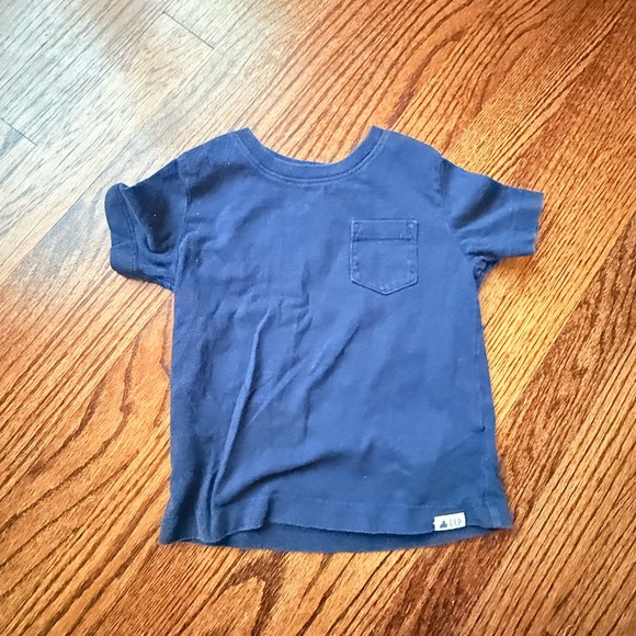 GAP Kids Short Sleeve Tees - Gray, Dark Gray, Navy - Size 2t - Picture 4 of 6